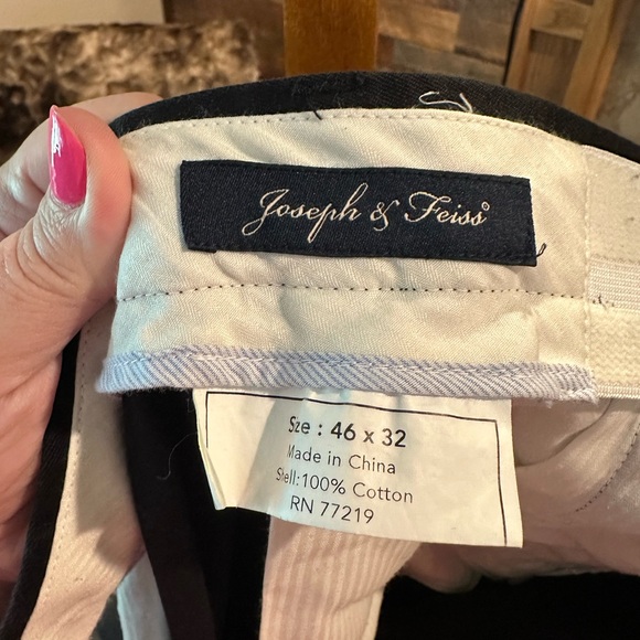 Dress pants in good condition. - Picture 2 of 2